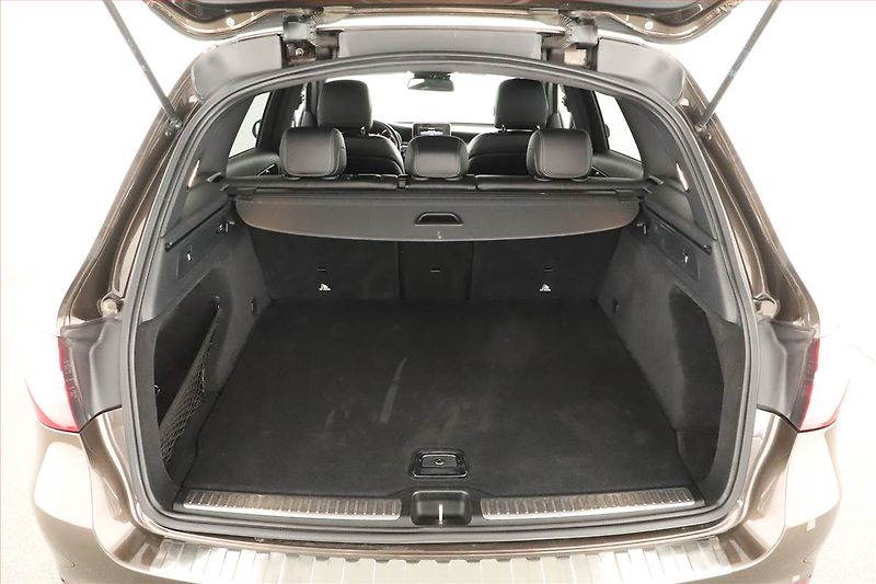 Mercedes-Benz GLC (2015) 220 d 4MATIC, 4X4 - fotka 19 z 20