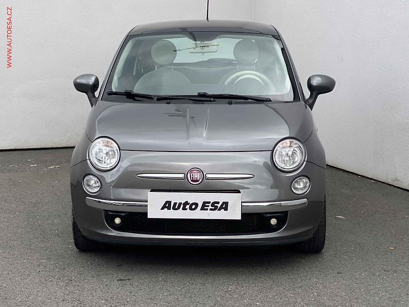 Fiat 500 (2014) 1.2i, Lounge, panor - fotka 2 z 12