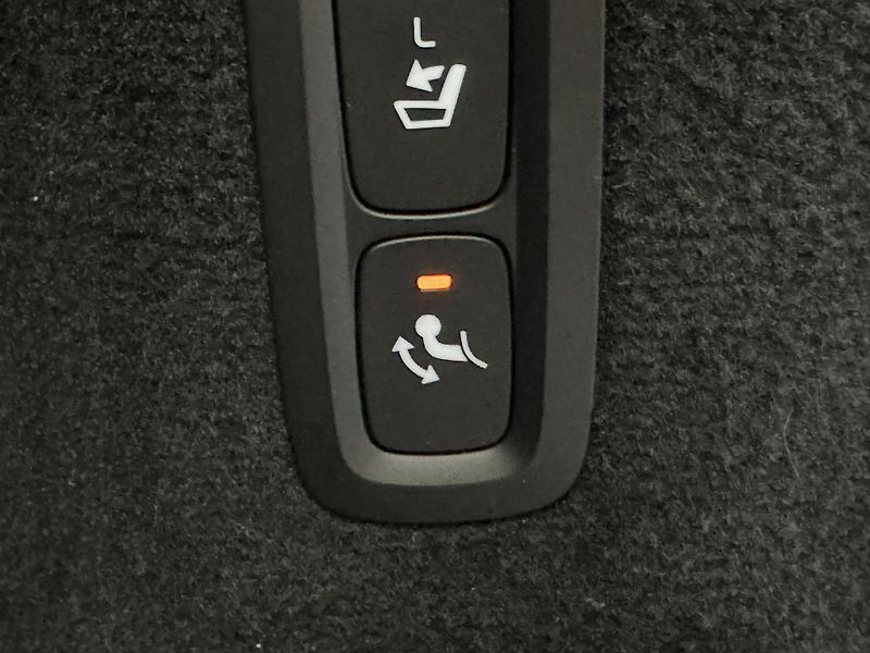 Volvo V90 D4 MOMENTUM PRO  - fotka 20 z 52