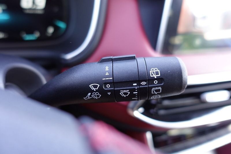 MG HS 1,5i 119kW M/T Elegance Panora - fotka 25 z 33