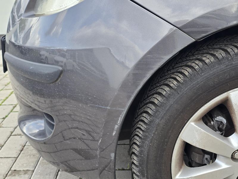Toyota Yaris 1,3 VVT-i - fotka 12 z 23