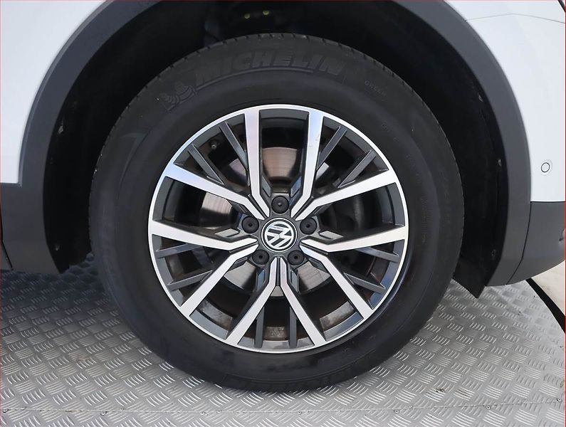 Volkswagen Tiguan (2018) 2.0 TDI, 4X4, Navi, Tempomat - fotka 15 z 20