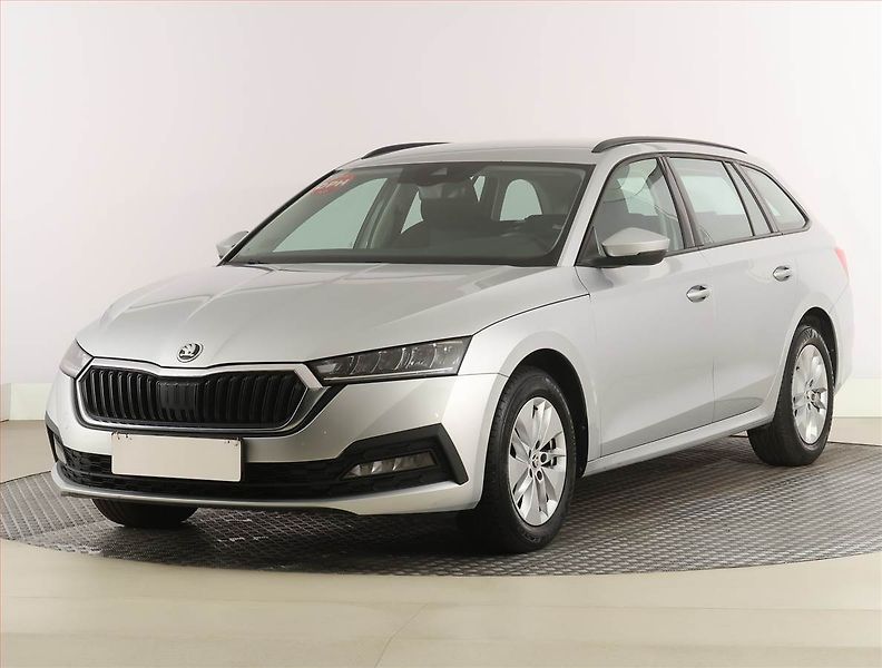 Škoda Octavia (2023) Ambition 2.0 TDI, ČR,1.maj - fotka 2 z 25