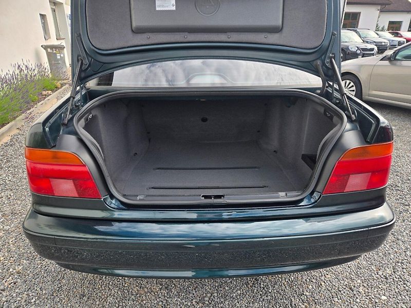 BMW Řada 5 (1997) 2.0 i Serviska - fotka 15 z 25