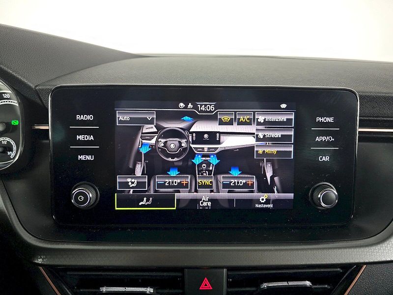 Škoda Kamiq (2022) 1.0TSI 81kW DSG STYLE - fotka 13 z 30