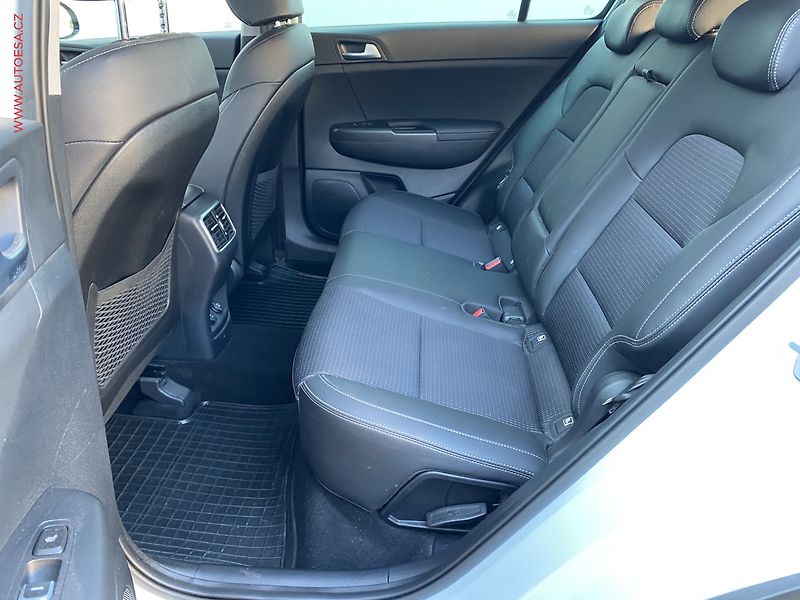 Kia Sportage (2019) 1.6 T-GDi AWD, Exclusive - fotka 10 z 17