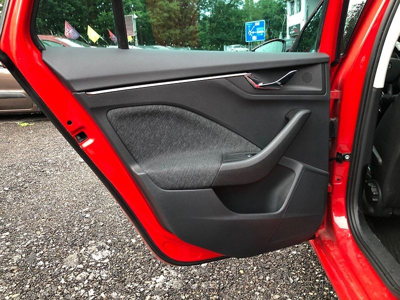 Škoda Scala (2020) 1.6 TDi - fotka 9 z 23
