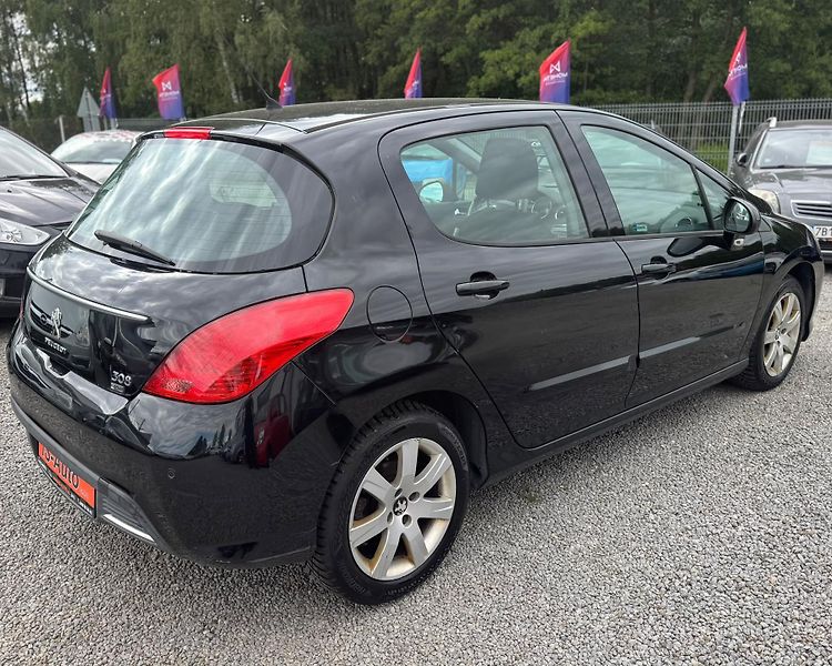 Peugeot 308 (2013) - fotka 5 z 12