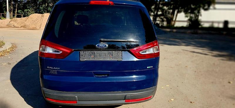 Ford Galaxy 2.0 benzin 107 kw Facelift - fotka 5 z 34