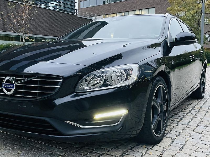 Volvo V60 2.0D 5VÁLEC AUT OCEAN RACE - fotka 40 z 41