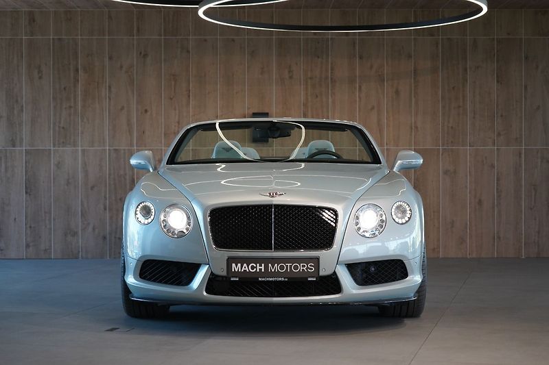 Bentley Continental GTC Mulliner, Masáže, Ventilace - fotka 2 z 52