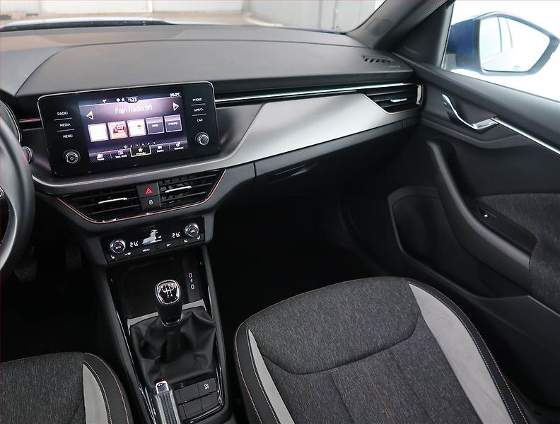 Škoda Kamiq (2022) 1.0 TSI, Tempomat - fotka 8 z 20