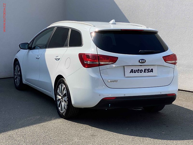 Kia Ceed (2017) 1.6 GDi, ČR, servis.kniha - fotka 6 z 17