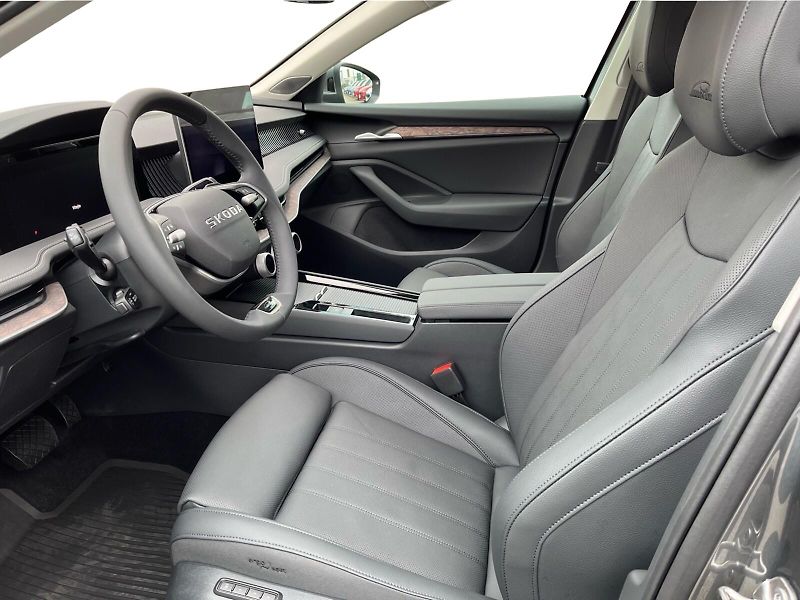 Škoda Superb L&K 2,0TDi 142 4X4 DSG - fotka 11 z 26