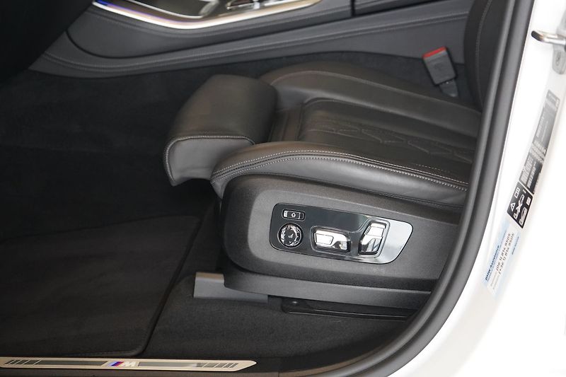 BMW X5 40d xDrive, Nezávislé, Vzduch - fotka 24 z 50