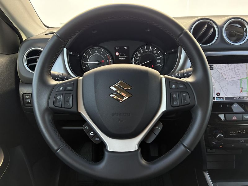 Suzuki Vitara 1.4 BoosterJet 81kW Premium - fotka 16 z 23