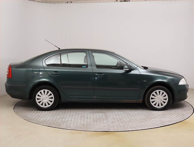 Škoda Octavia (2007) 2.0 TDI, po STK, oblíbený vůz - fotka 6 z 14