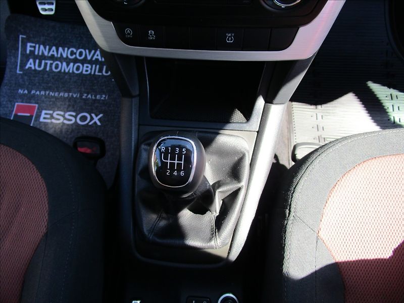 Škoda Yeti 2.0TDi Ambition, Panorama, aut - fotka 27 z 69