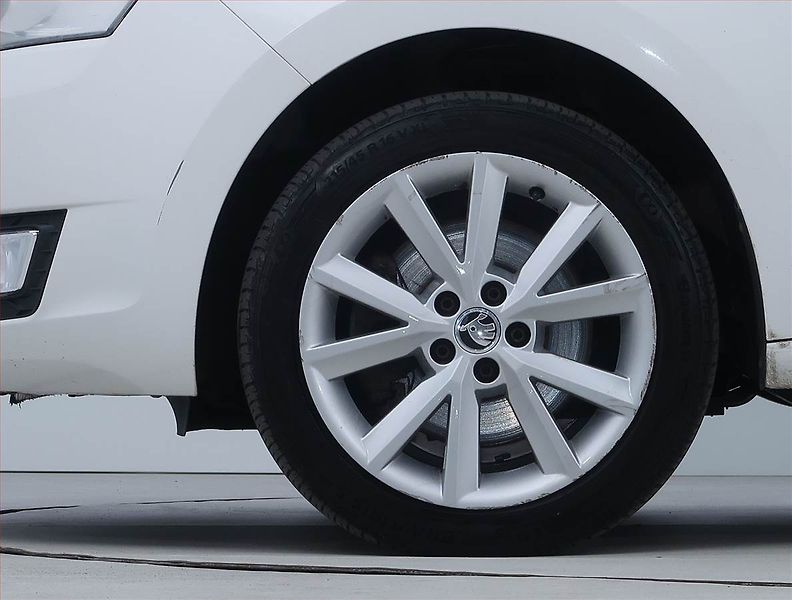Škoda Rapid (2013) Ambition 1.6 TDI, Serv.kniha - fotka 14 z 17