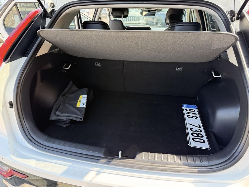 Kia Niro (2023) 1.6 GDI,HEV,REZERVOVÁNO - fotka 27 z 43