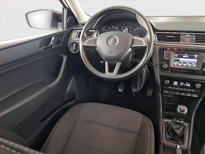 Škoda Rapid (2016) Spaceback 1.2 TSI, ČR,1.maj - fotka 7 z 17