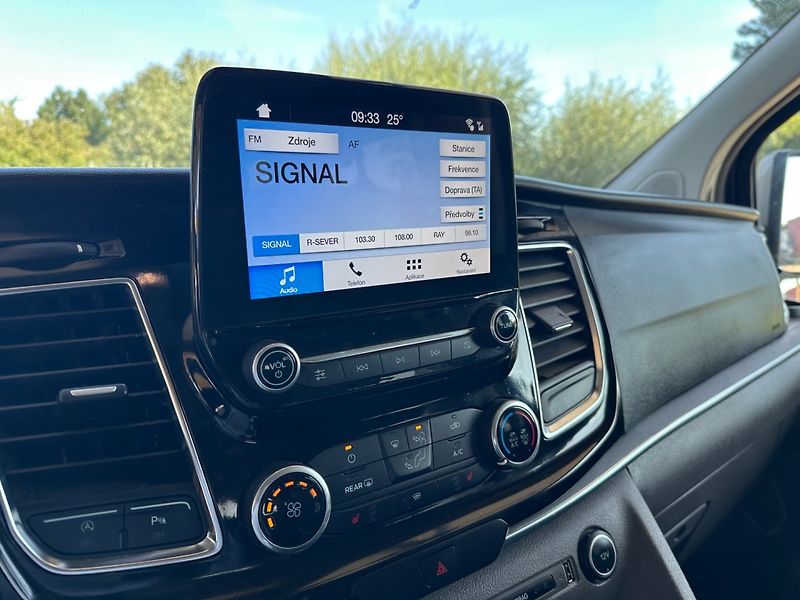 Ford Tourneo Custom (2019) 2.0TDCi TITANIUM, ČR, 1.MAJ. - fotka 11 z 19