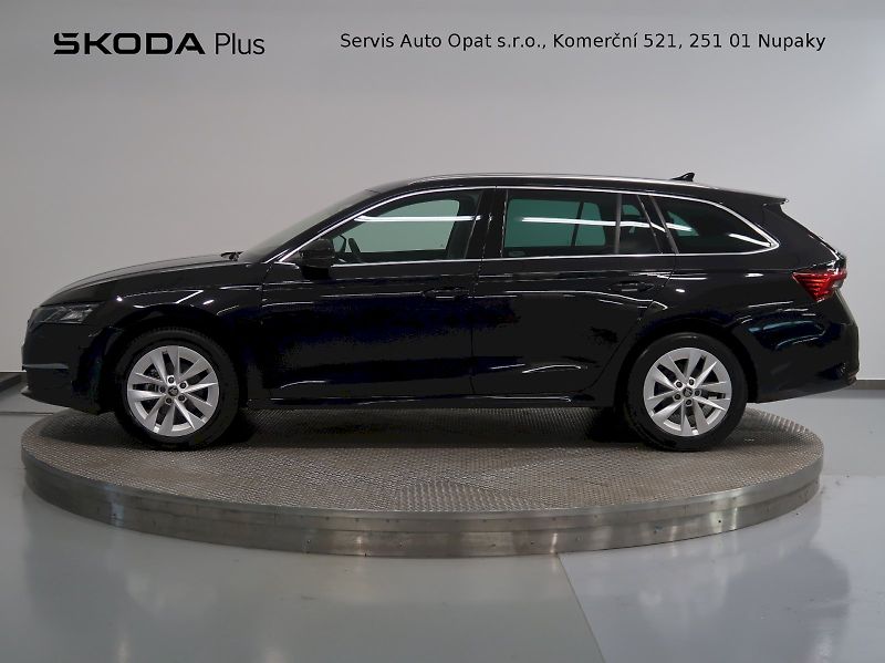 Škoda Octavia (2025) TOP SELECTION 1.5TSI M-HEV 110 - fotka 3 z 38