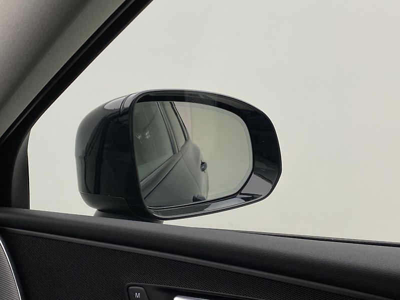 Volvo XC60 B4 AWD DARK PLUS AUT CZ - fotka 36 z 60