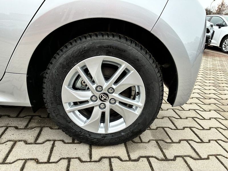 Toyota Yaris 1.5 Hybrid 116 Comfort - fotka 9 z 24