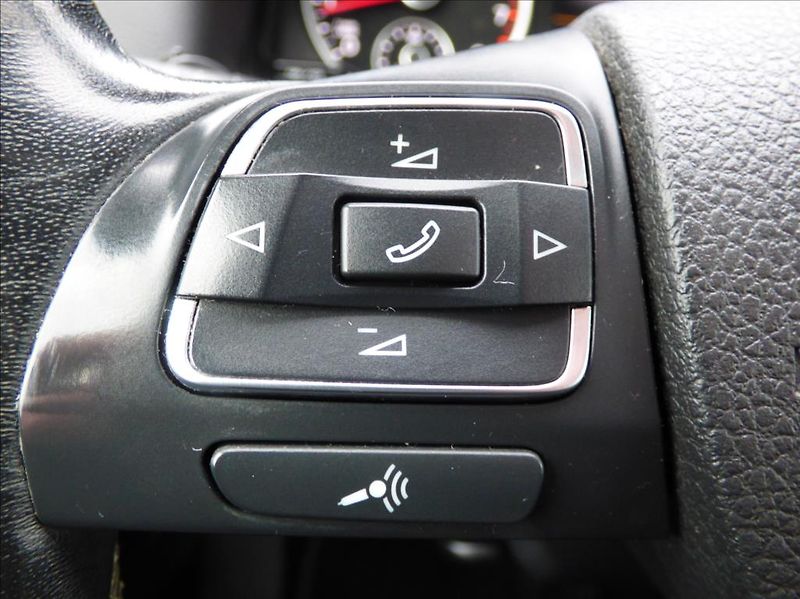 Volkswagen Tiguan 1,4 TSI 90KW SPORT - fotka 16 z 50