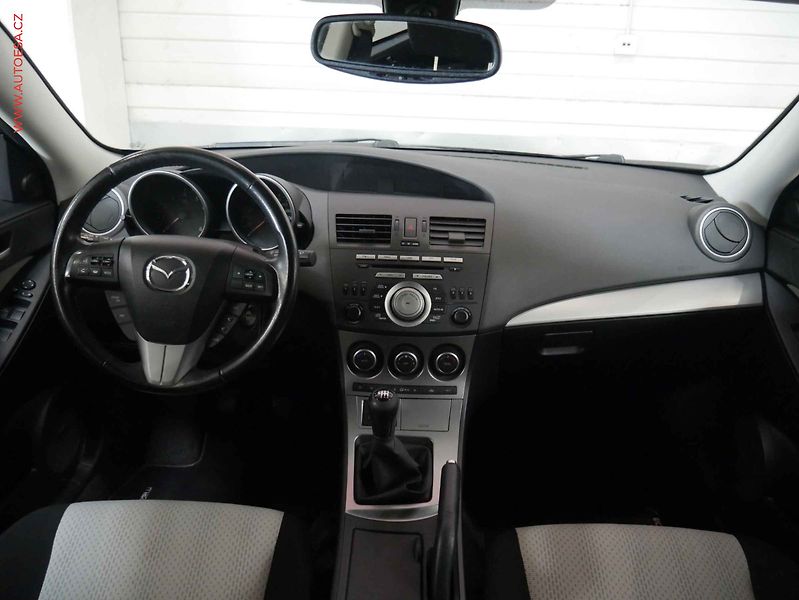 Mazda 3 (2012) 2.0 i, ČR, STK8/28 - fotka 8 z 19