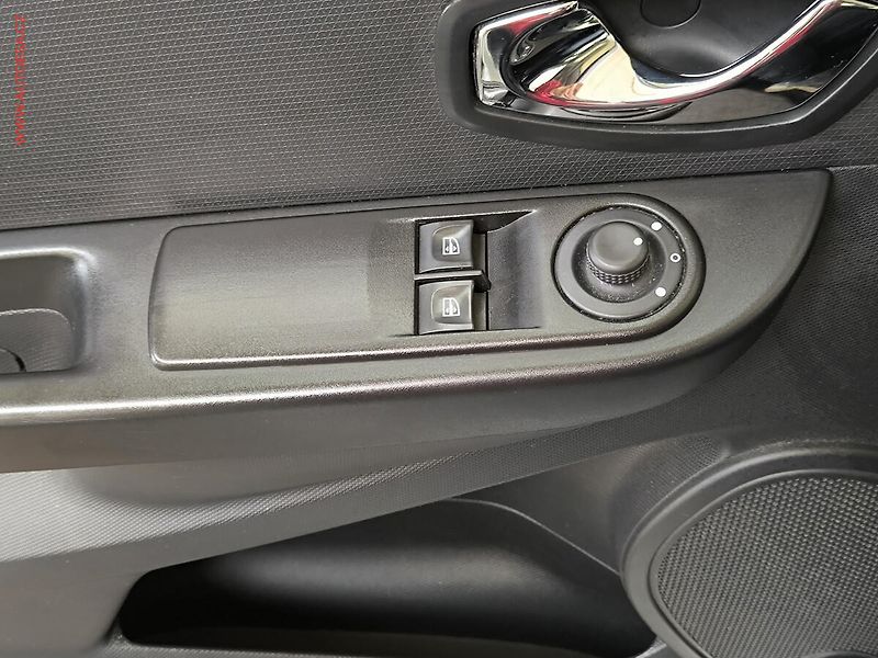 Renault Clio (2014) 0.9 TCe Grandtour, AC, navi - fotka 17 z 17