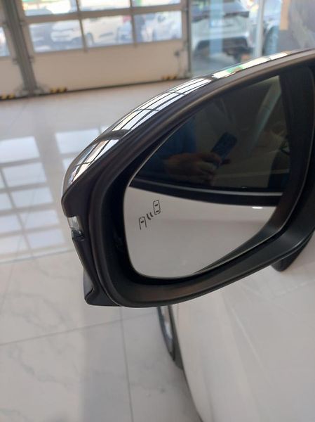 Toyota C-HR (2026) 1.8 FHEV COMFORT - 0% úrok - fotka 13 z 14