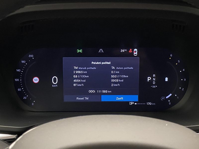 Volvo XC60 B5 AWD DARK PLUS AUT CZ - fotka 25 z 60