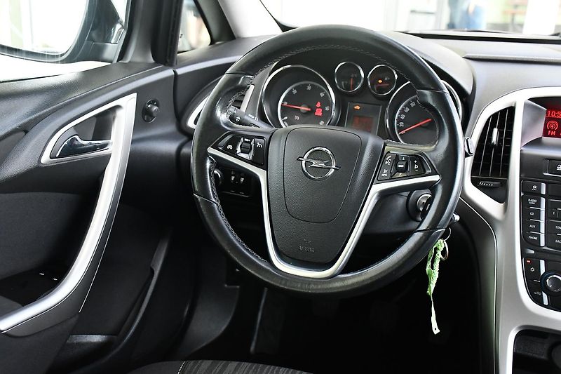 Opel Astra 1.7CDTi SPORTS TOURER - fotka 6 z 31