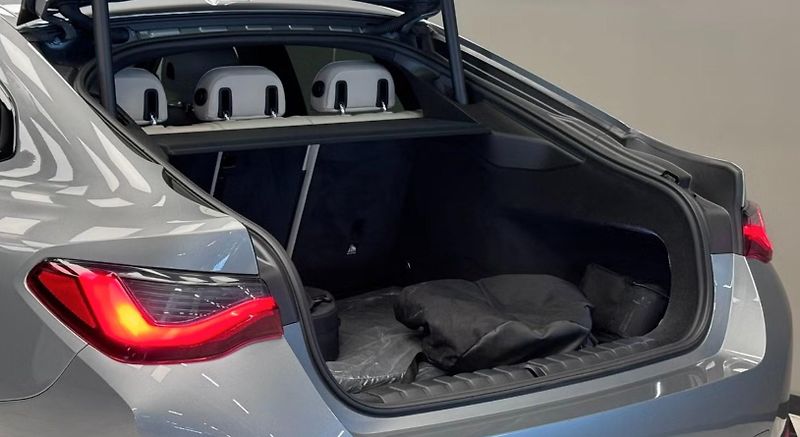 BMW i4 eDrive40 GC SoH 95% Bílý in. - fotka 21 z 23