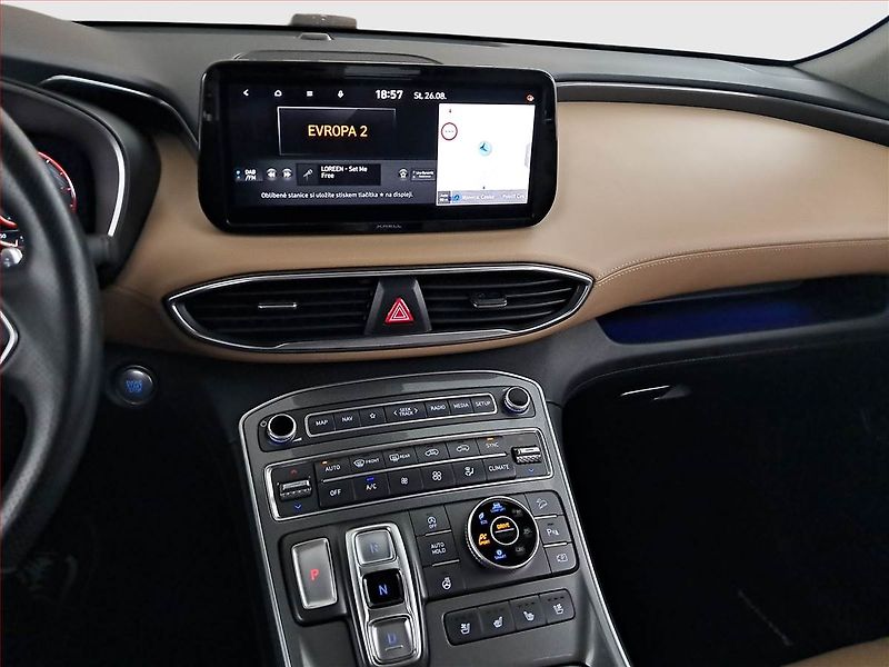 Hyundai Santa Fe (2022) Premium 2.2 CRDi - fotka 12 z 18