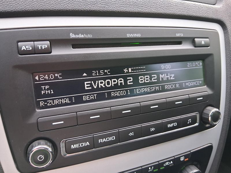 Škoda Octavia SCOUT 2.0 TDI 4x4 103 kW - fotka 14 z 20