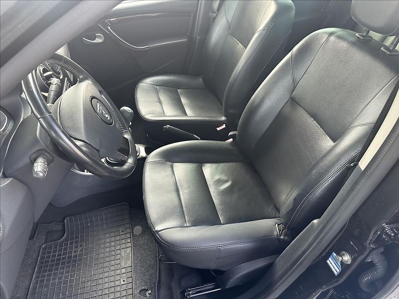 Dacia Duster 1,6 4x4 1.majitel. - fotka 12 z 25