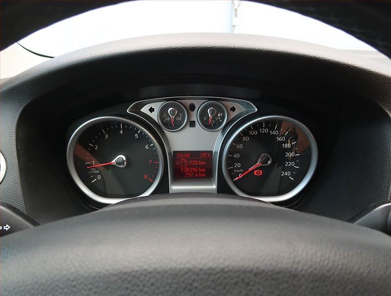 Ford Focus (2009) 1.6 16V, Serv.kniha, nová STK - fotka 11 z 16