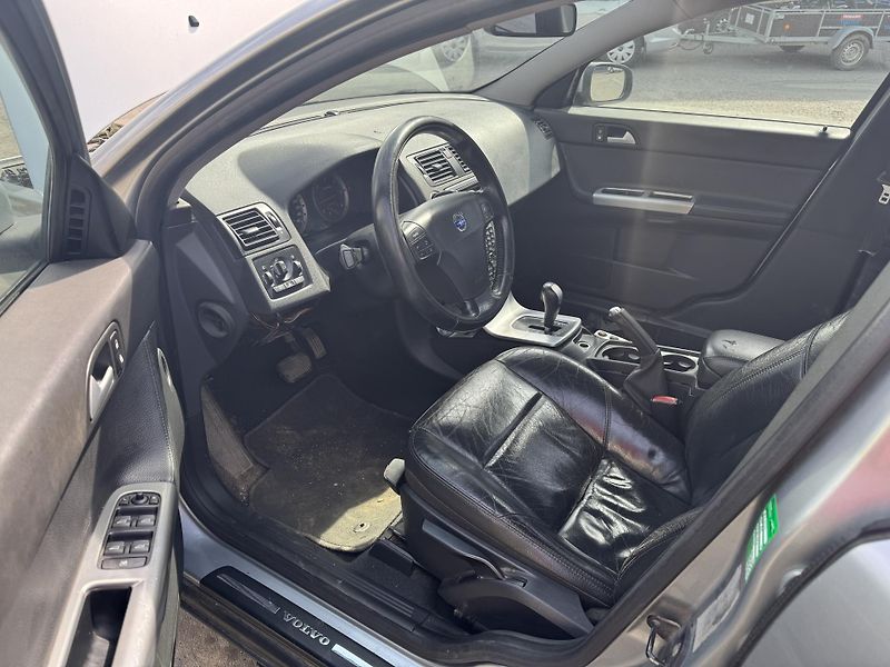 Volvo V50 (2007) 2.4D 120Kw NÁHRADNÍ DÍLY - fotka 6 z 8