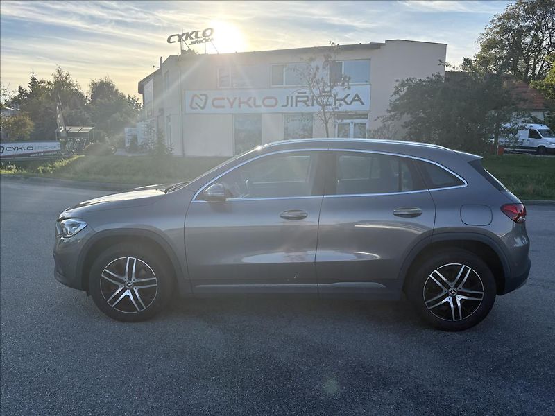 Mercedes-Benz GLA 2,0 2.0d AT,Full Led,Nav,Výhře - fotka 33 z 35