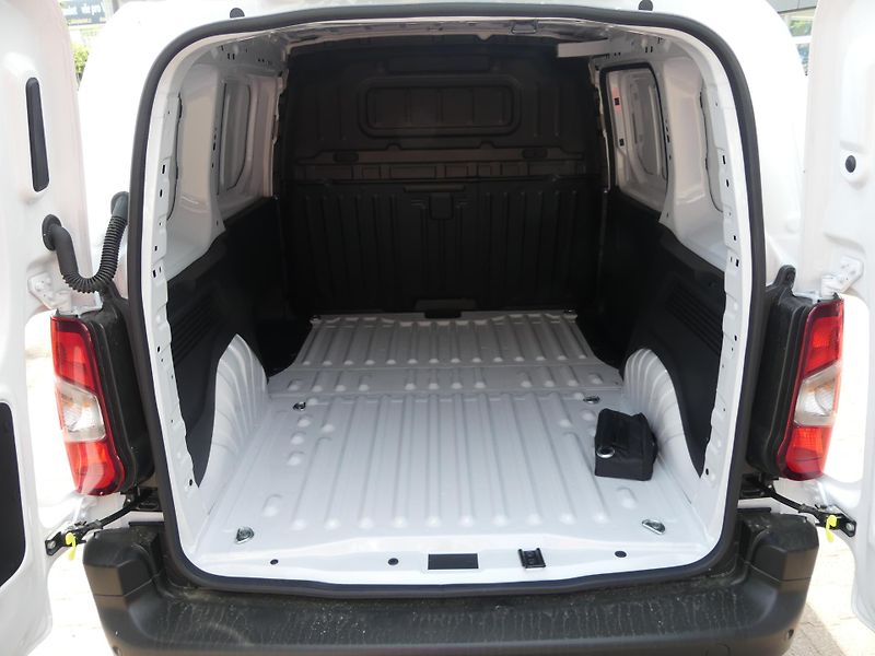 Citroën Berlingo (2026) VAN L1 650 Turbo 110 MAN6 - fotka 10 z 19