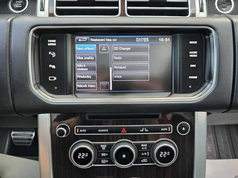 Land Rover Range Rover VOGUE 4,4 V8 250kW 4x4 TAŽNÉ - fotka 33 z 61