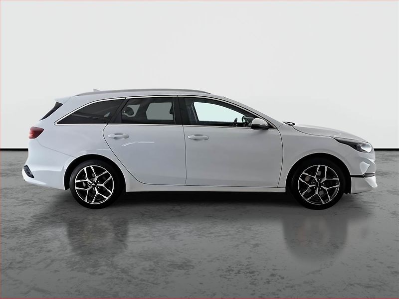 Kia Ceed (2023) Top 1.5 T-GDI - fotka 6 z 17