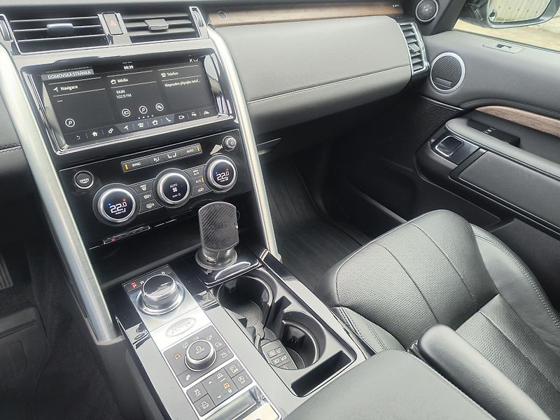 Land Rover Discovery (2018) 3.0 TD6 HSE AT 1.MAJ.ČR/VZDUCH - fotka 39 z 59