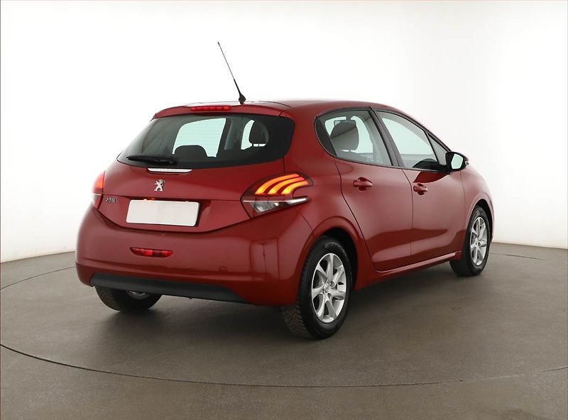 Peugeot 208 (2018) Active 1.2 PureTech, ČR,1.maj - fotka 5 z 14