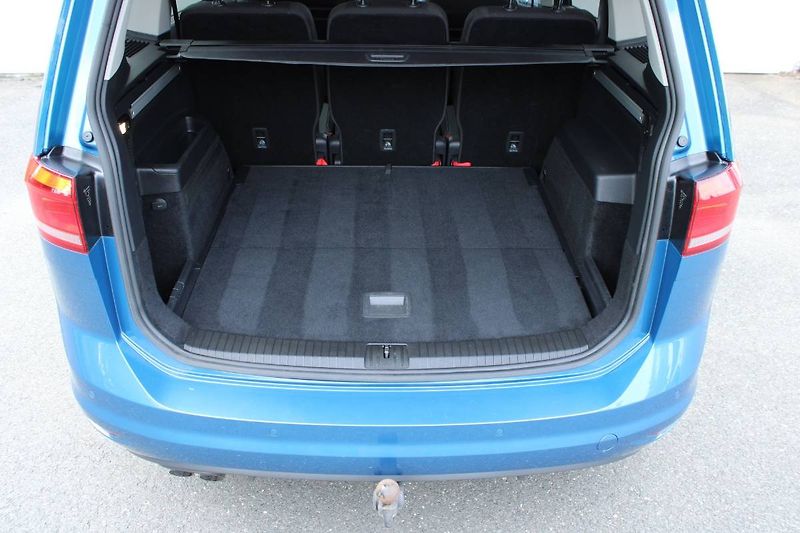 Volkswagen Touran (2022) 2.0 TDI 110kW DSG tažné LED - fotka 33 z 35