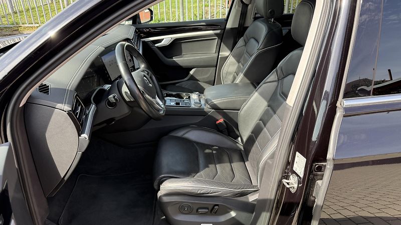 Volkswagen Touareg 3.0TDi*210kW*EXKLUSIVE* - fotka 14 z 24