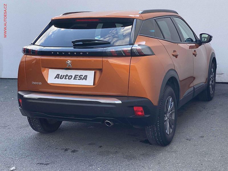 Peugeot 2008 (2022) 1.5 HDi, Style, kamera - fotka 4 z 17
